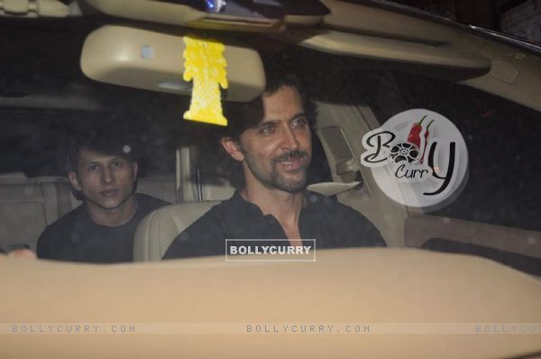 Post surgery party or Shahrukh Khan's Grand Eid Party works both ways for Hrithik Roshan