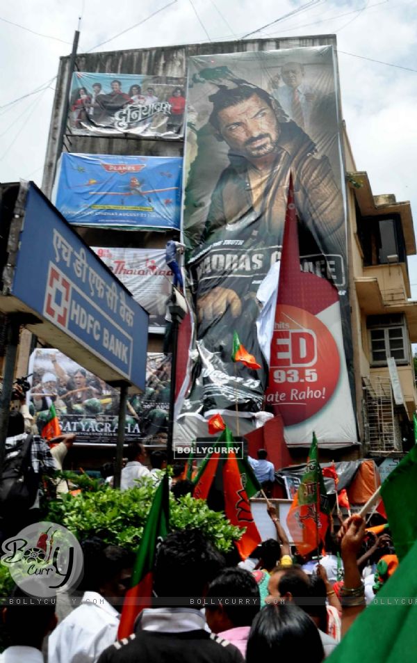 BJP activists protesting against the Hindi film 'Madras Cafe' in Mumbai (292756)