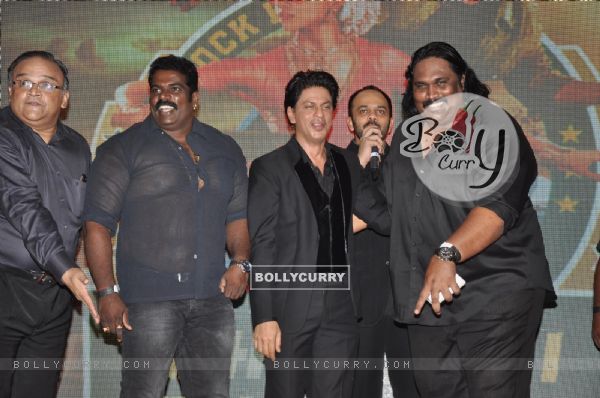 Shahrukh Khan with the main villians of Chennai Express at the success party