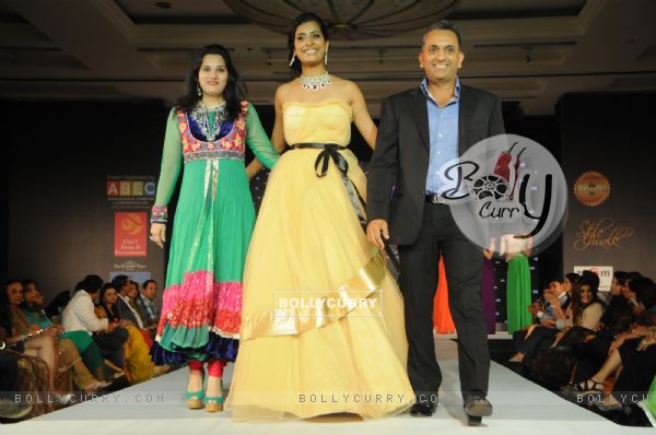Jyoti and Manish Shah ( Cappuccino Collection ) at Glamour Style Walk