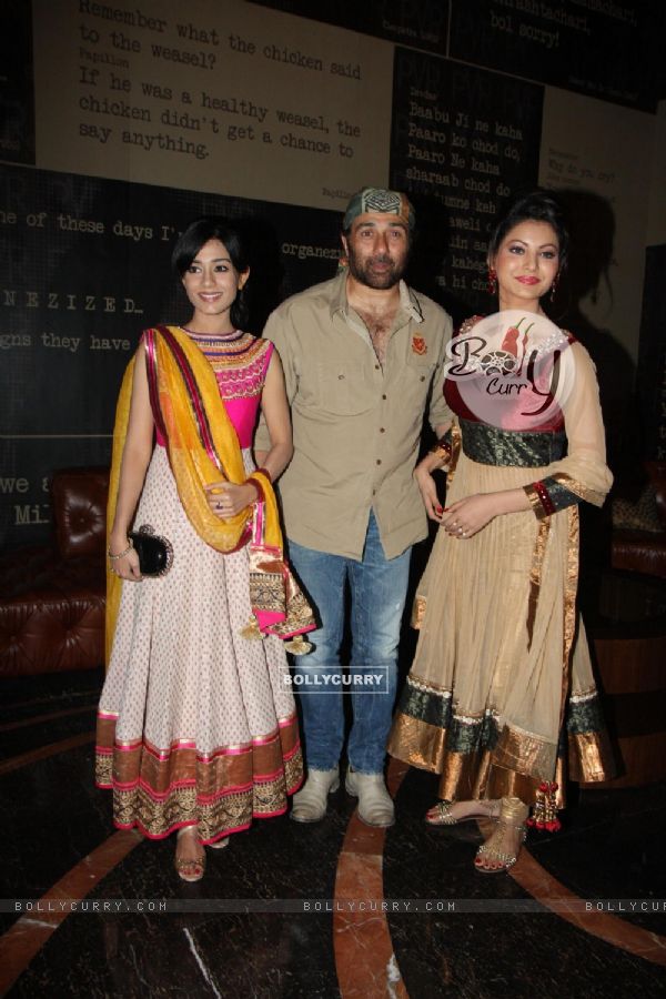 Sunny Deol, Amrita Rao and Anjali Abrol at the First look of Singh Saab The Great (293837)