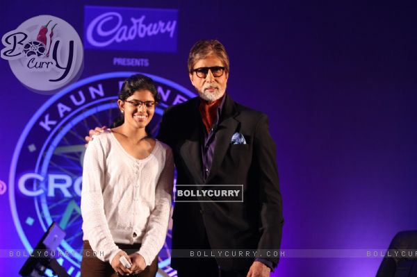 Amitabh Bachchan along with a contestant at the Kaun Banega Crorepati-Press Conference