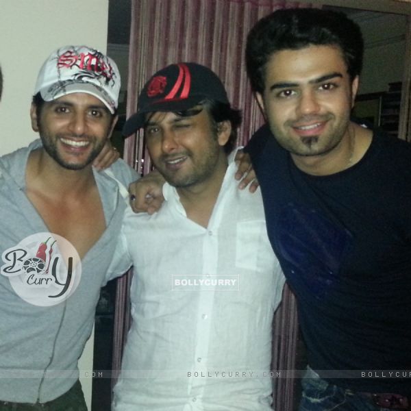 Karanvir Bohra, Siddarth Dey and Manish Paul at Karanvir Bohra's Bday Bash