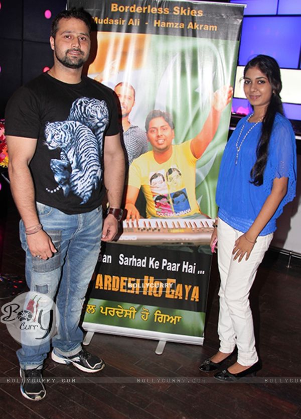 Mudasir Ali and Shailey Bidwaicker at the launch of Borderless Skies' IndoPak peace anthem