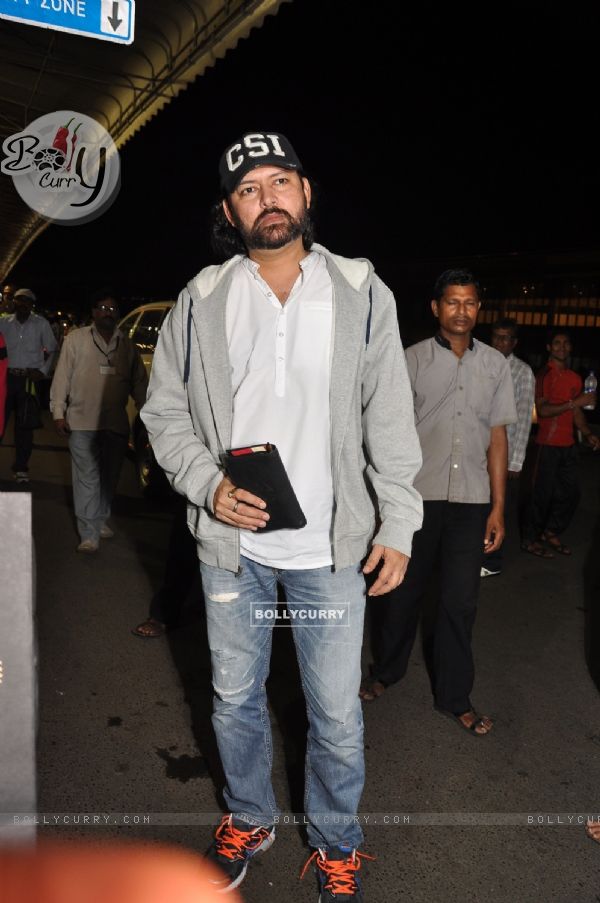 Sameer Arya snapped at Mumbai Airport leaving for SAIFTA