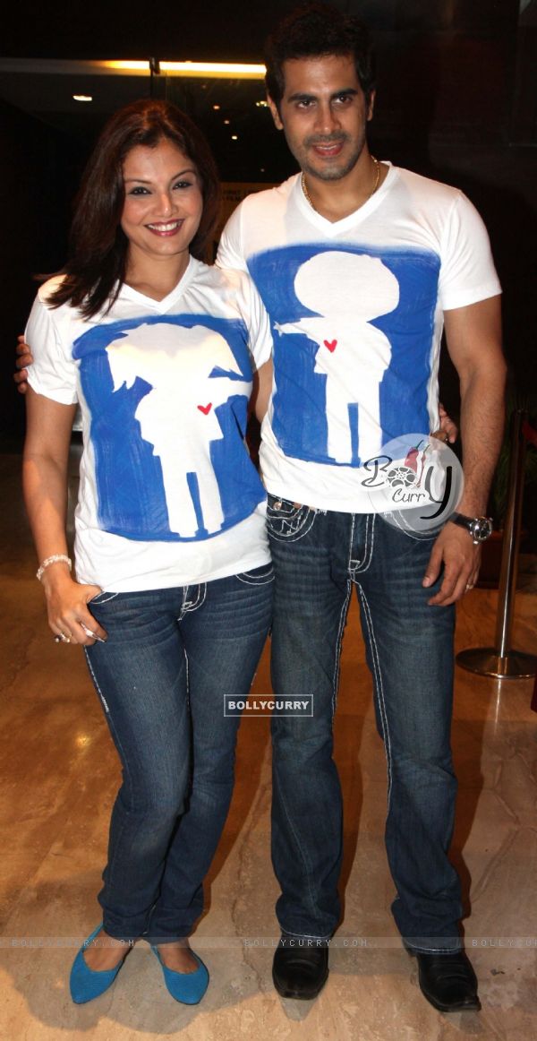 Deepshikha & Keshav Arora at the Premier of Hollywood film Riddick