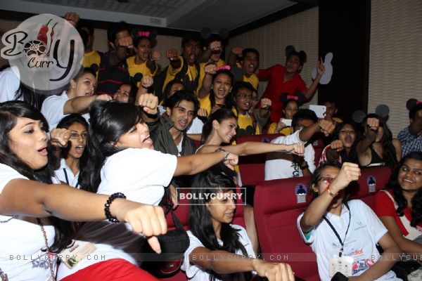 Aditi Rao Hydari, Shiv Pandit, and the students at Mithibai College do the 'Boss' punch