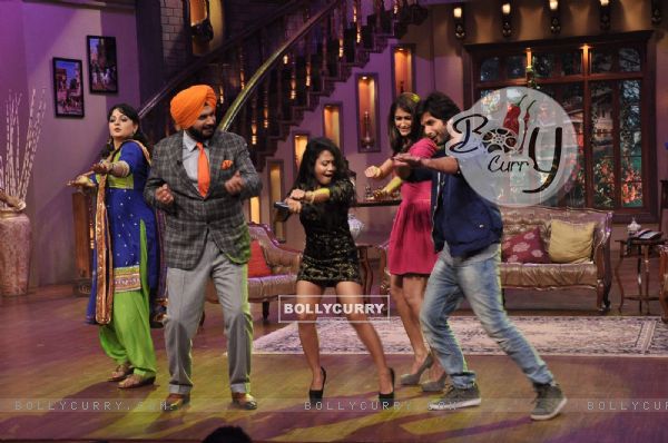 Promotion of film Phata Poster Nikhla Hero on Comedy Nights with Kapil (295212)
