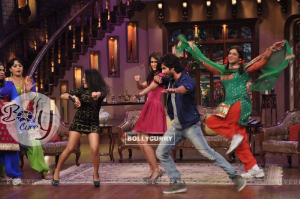 Promotion of film Phata Poster Nikhla Hero on Comedy Nights with Kapil (295215)