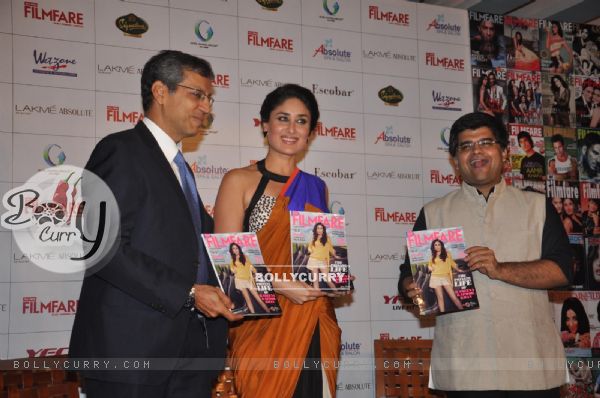 Kareena launches Filmfare magazine's September cover page
