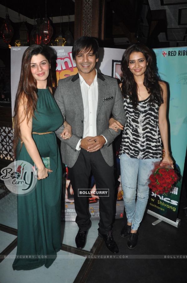 Indian chill harmonics Launched by Grand Masti Star Cast (295704)