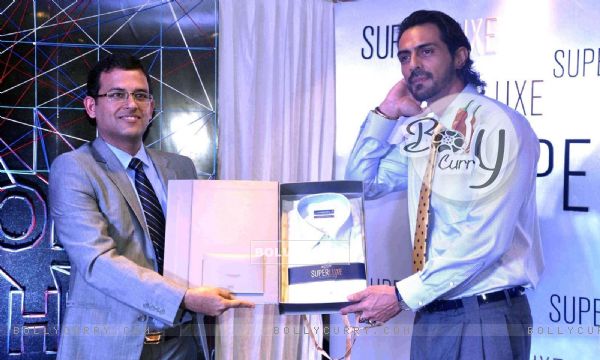 Arjun Rampal launches Arrow's stitchless shirt