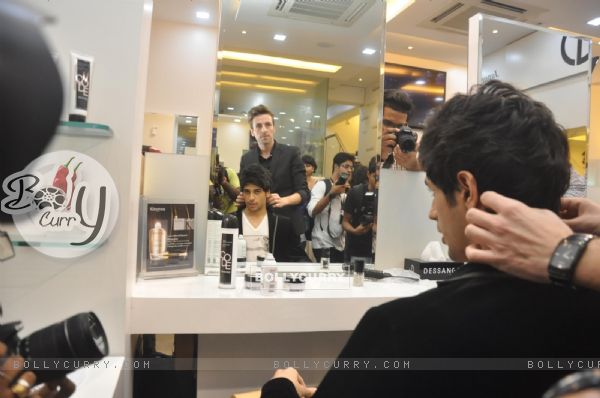 Sidharth Malhotra gets his hair styled at the Dessange International Salon & Spa