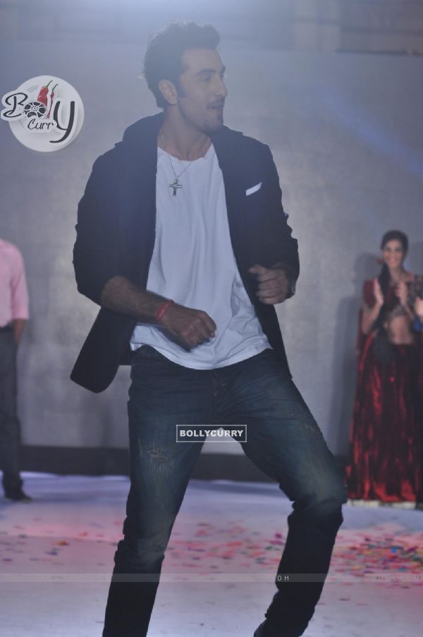 Ranbir Kapoor performs at the event (297397)