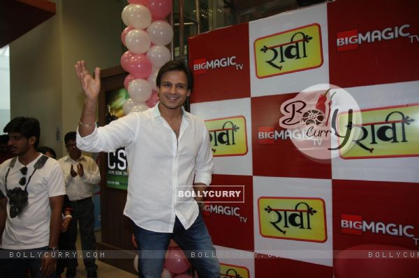 Promotion of TV show Raavi