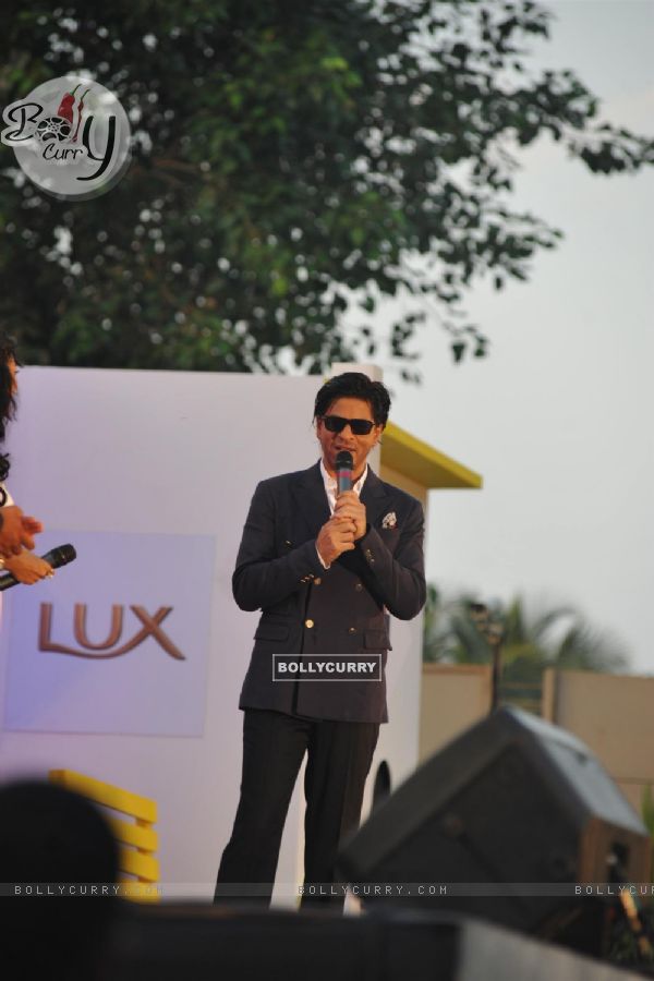 Shahrukh Khan at the LUX Chennai Express Contest Event (300292)