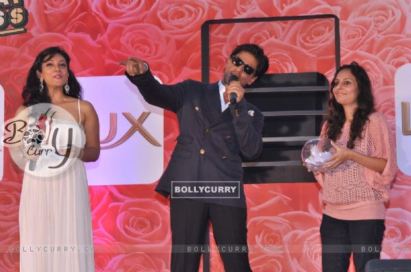 Shahrukh Khan at the LUX Chennai Express Contest Event (300294)