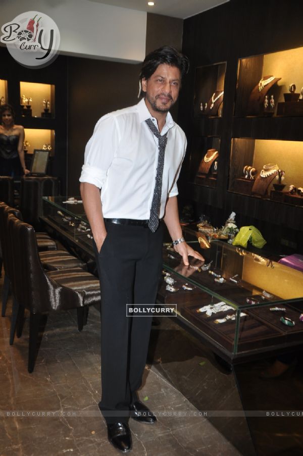Shahrukh Khan was aeen at the Store launch of Lista Jewels