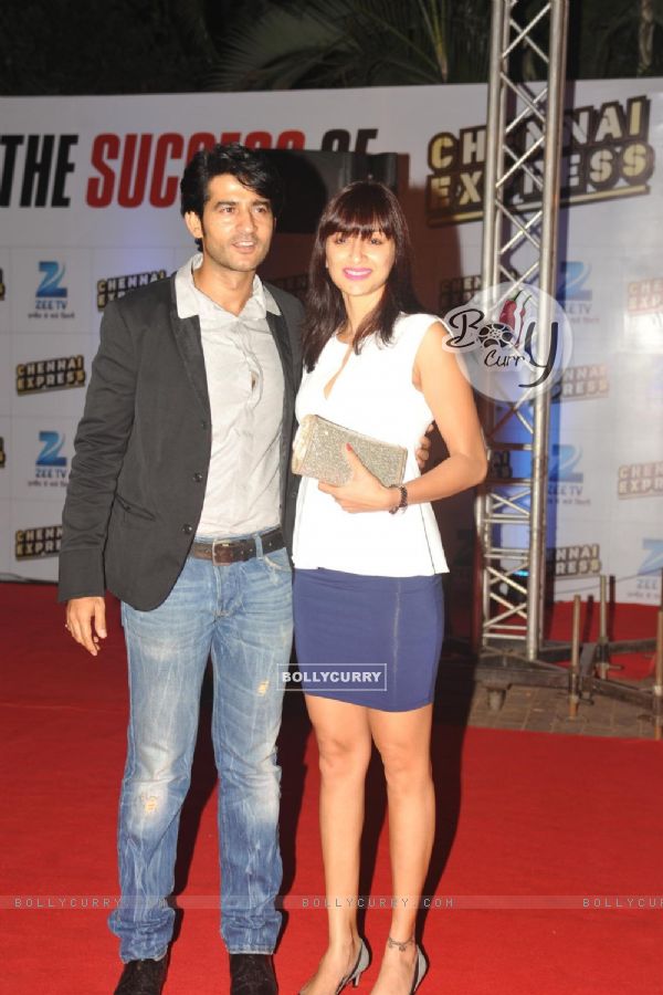 Hiten Tejwani and Gauri Pradhan attented the Success Party of Chennai Express (302043)