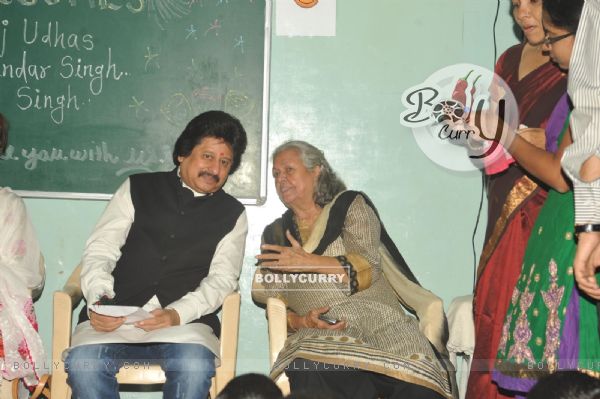 Pankaj Udhas Bhupinder Singh and Mitali Singh at Each One Teach One learning center