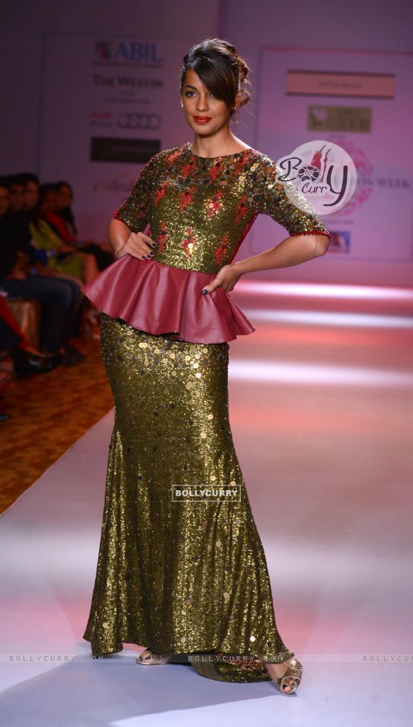 Mugdha Godse walked the ramp for Designer Nitya Bajaj at Pune Fashion Week 2013