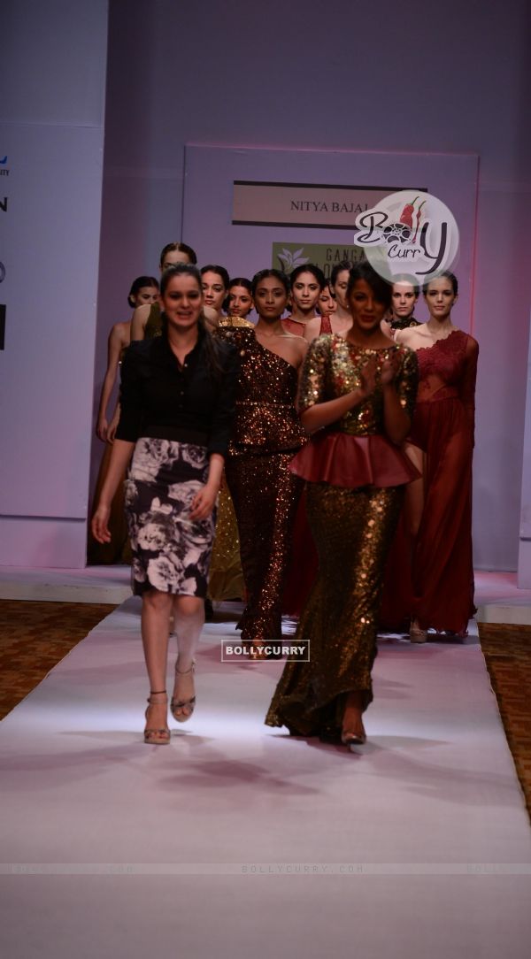 Mugdha Godse walked the ramp for Designer Nitya Bajaj at Pune Fashion Week 2013