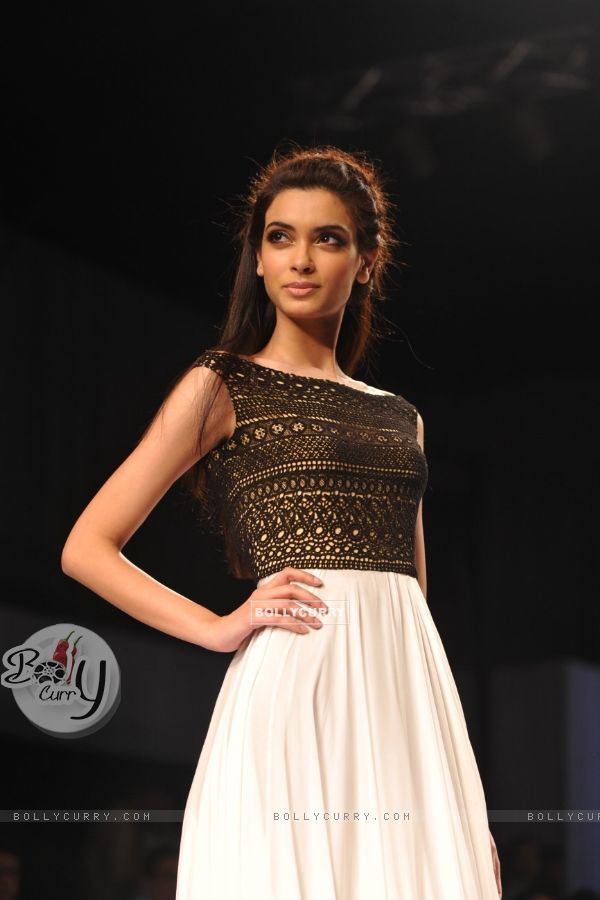 Diana Penty showstopper for Drashta at Signature International Fashion Week in Mumbai