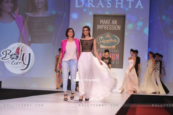 Diana Penty showstopper for Drashta at Signature International Fashion Week in Mumbai