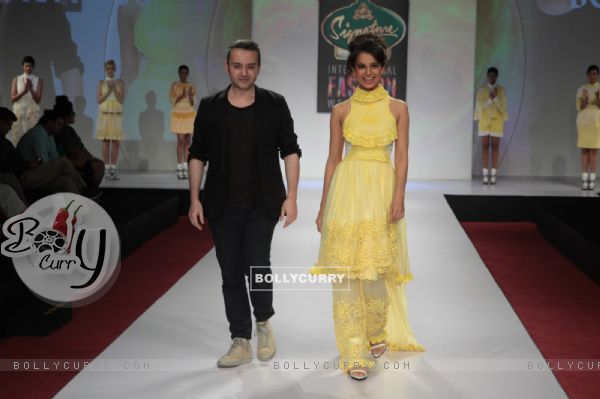 Kangana Ranaut showstopper for designer Bora Aksu at Signature International Fashion Weekend 2013 in Mumbai