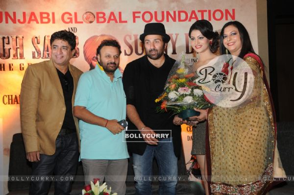 The cast of Singh Saab The Great at the event (304198)