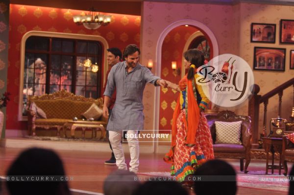 Saif during Bullet Raja's Promotions on Comedy Nights with Kapil (304709)