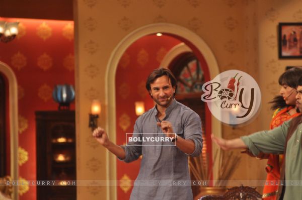 Saif Ali Khan on Comedy Nights with Kapil (304713)