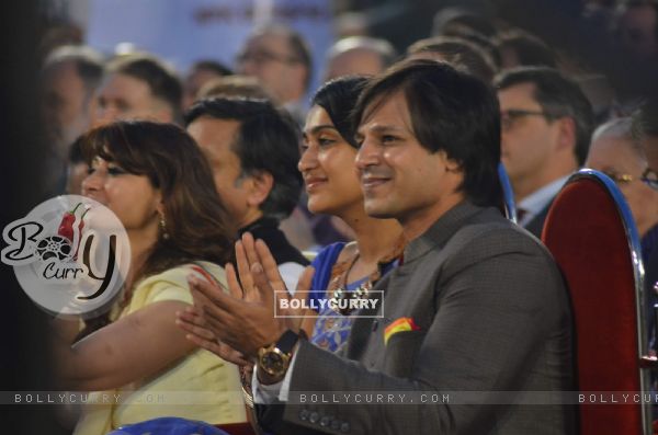 Vivek Oberoi pays tribute to the victims of the 26/11 terror attack