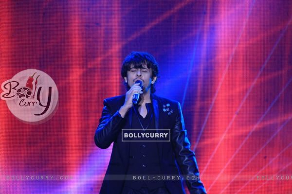 Sonu Nigam performs at the Bollywood Electro Music Festival