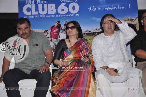 The cast of the film at the Press conference of the film Club 60 (305214)