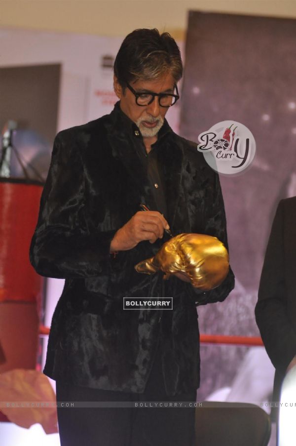 Amitabh Bachchan at Launch of the biography of boxer Mary Kom