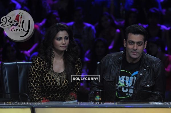 Salman Khan & Daisy Shah promote 'Jai Ho' on Nach Baliye 6