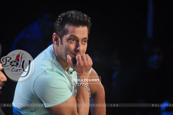 Salman Khan during Jai Ho Promptions on Comedy Night With Kapil (308772)