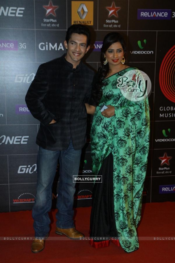 Aditya Narayan and Shreya Ghoshal were seen at Gima Awards 2013