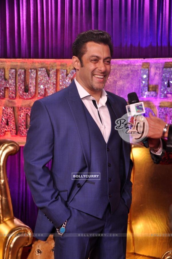 Salman Khan was seen at the 59th Idea Filmfare Awards 2013