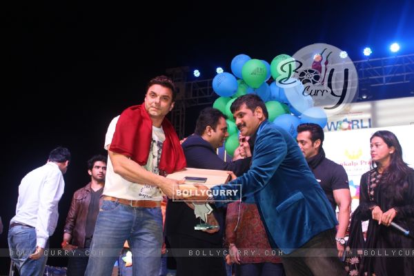 Sohail Khan felicitated at the Worli Festival 2014