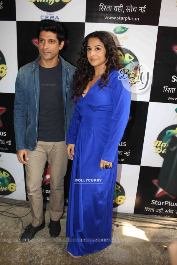 Farhan and Vidya at the Promotions of 'Shaadi Ke Side Effects' on Grand finale of Nach Baliye 6 (310828)