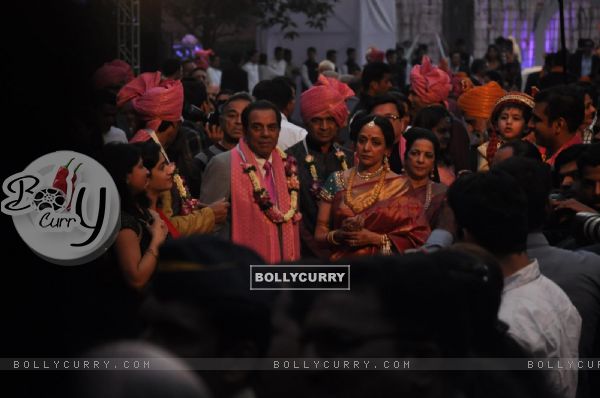 Dharmendra and Hema Malini at the Wedding