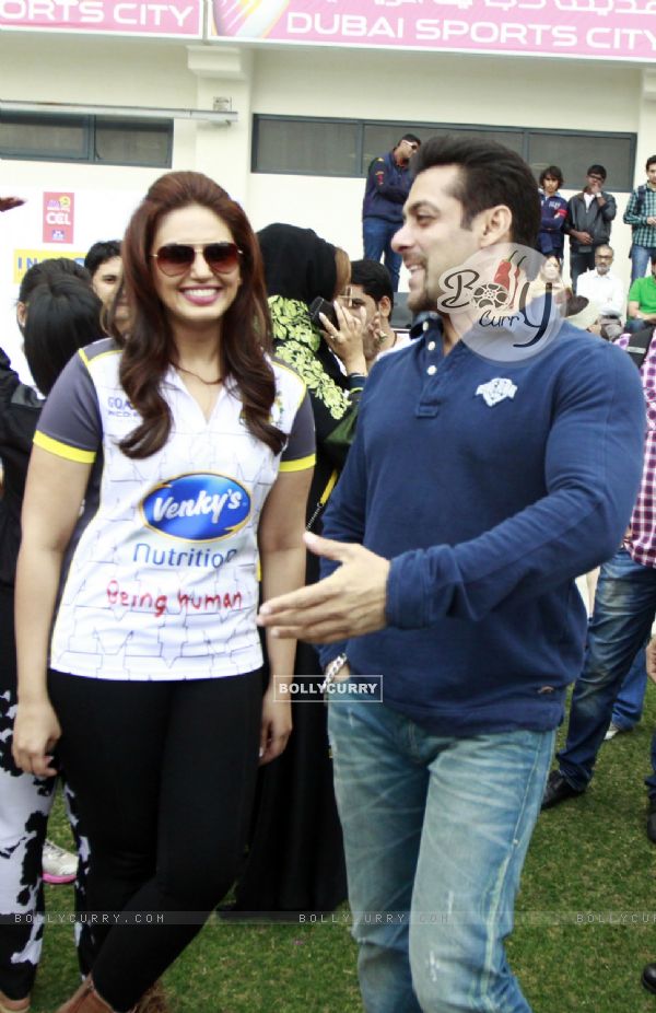 Salman and Huma in a chat at the CCL Dubai match