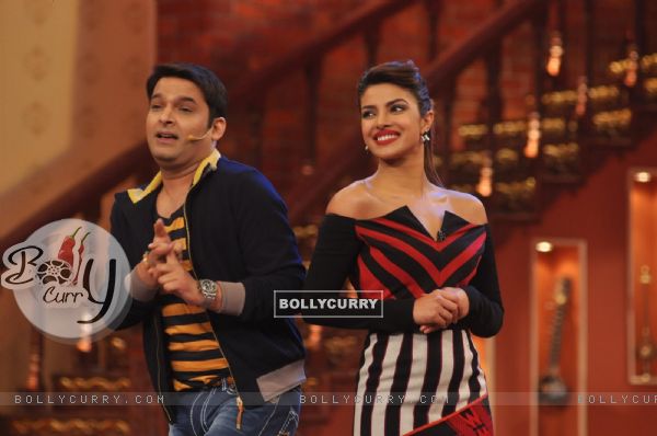 Kapil Sharma jokes with Priyanka Chopra on Comedy Nights with Kapil (311332)