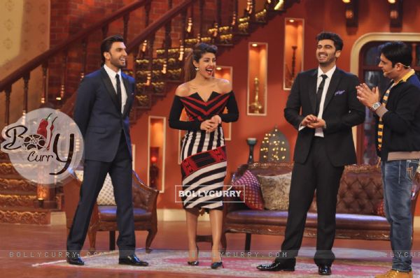 The cast of 'Gunday' have some fun time on Comedy Nights with Kapil (311336)