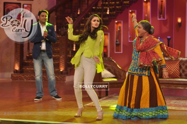 Highway Promotions on Comedy Nights With Kapil (312347)