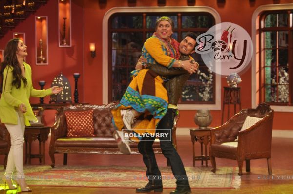 Highway Promotions on Comedy Nights With Kapil (312348)