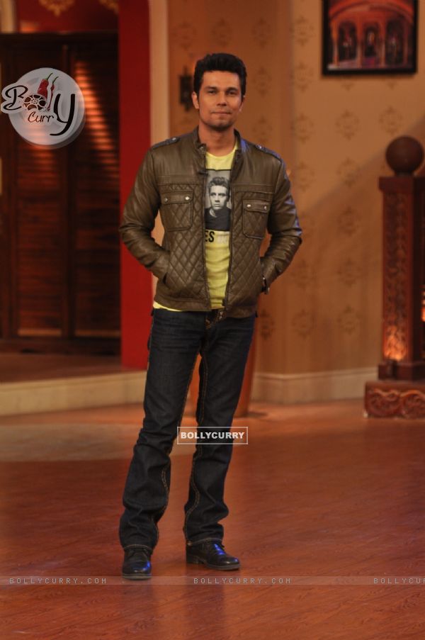 Highway Promotions on Comedy Nights With Kapil (312351)