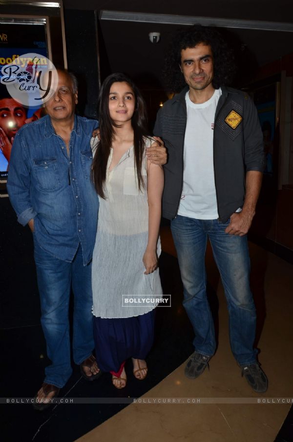 Mahesh Bhatt, Alia Bhatt and Imtiaz Ali at the screening of Highway (312905)
